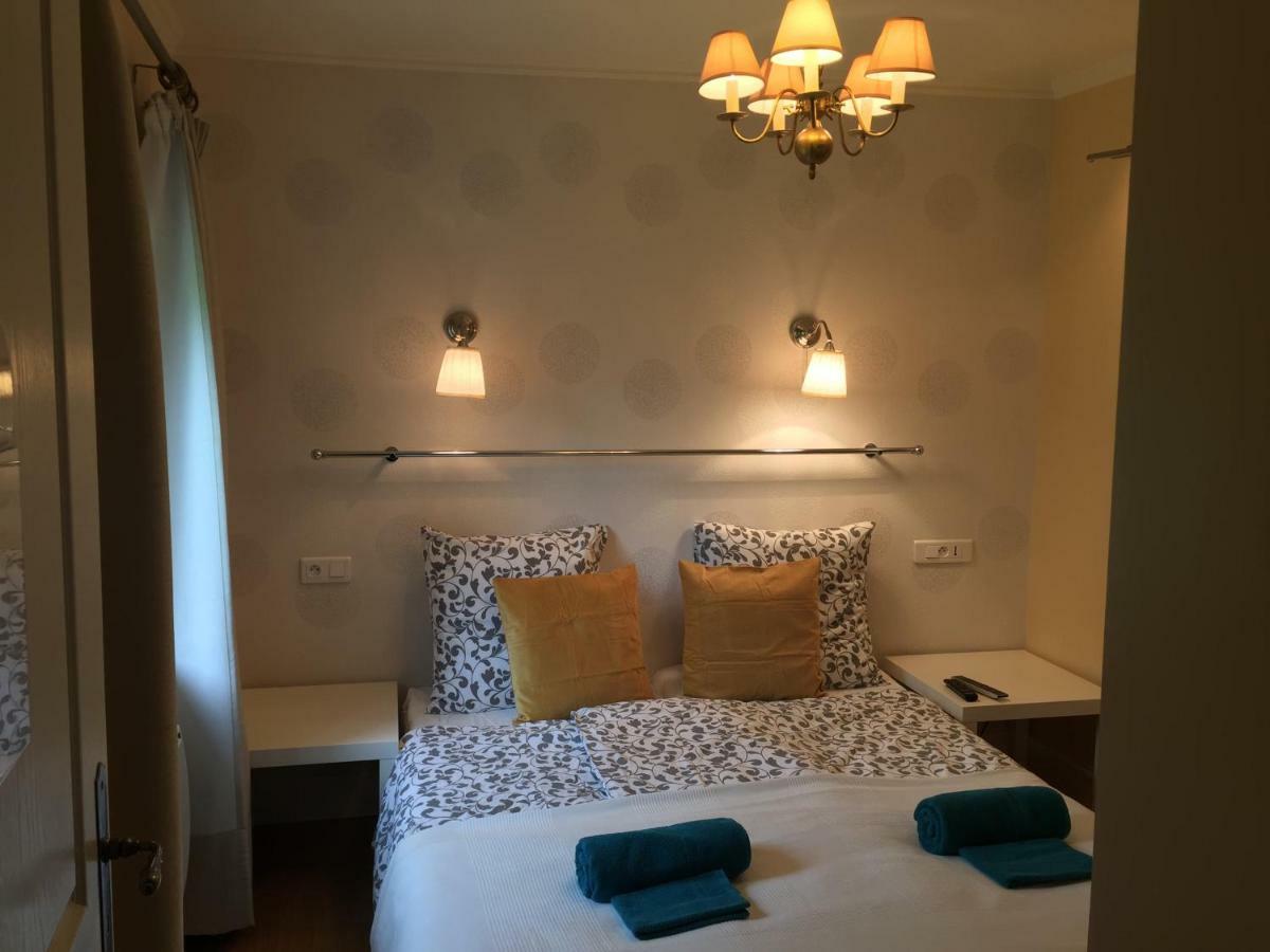 Holiday home Charmante Maison Entre Les Pommiers *