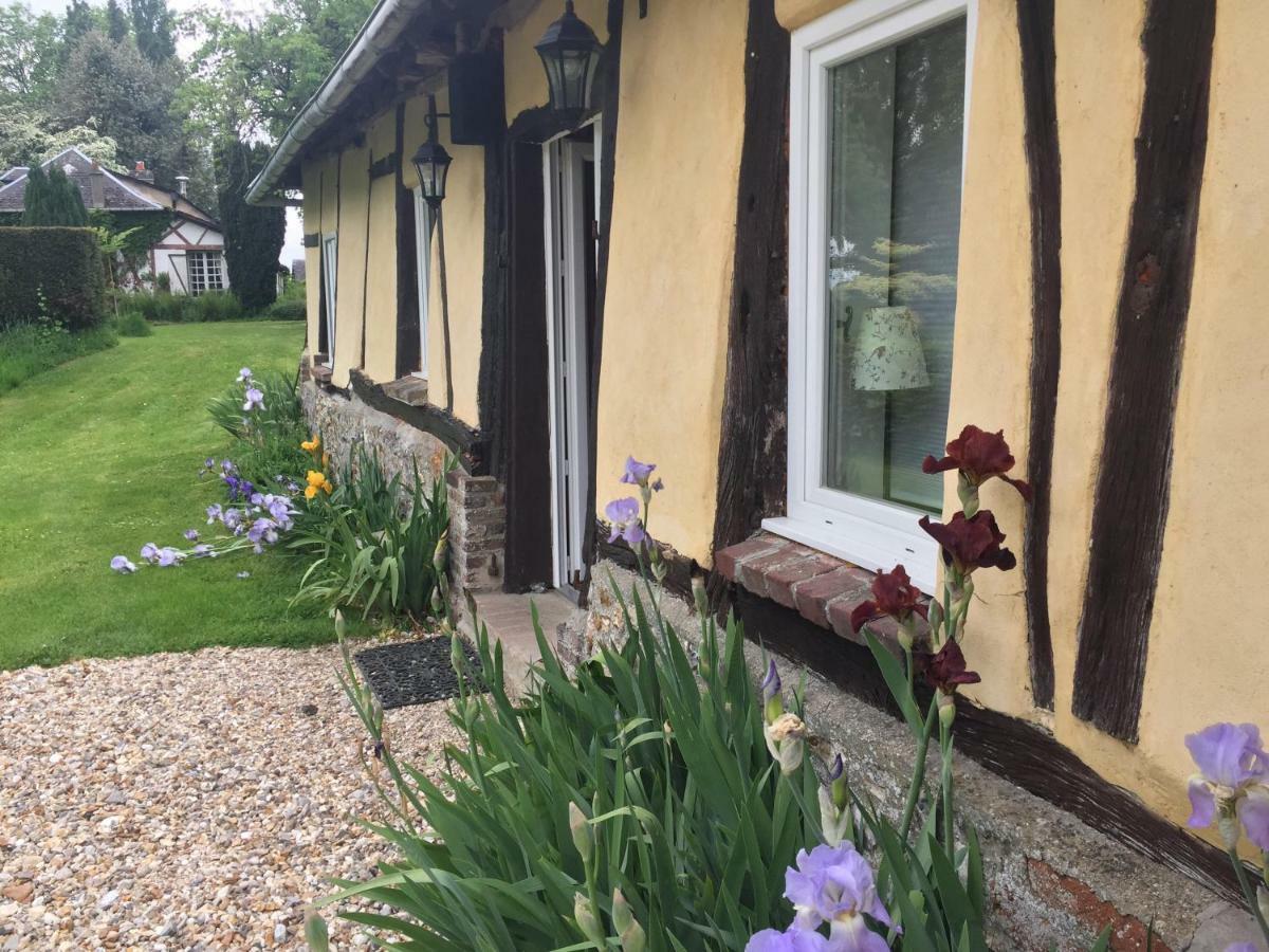 Holiday home Charmante Maison Entre Les Pommiers Fresne-le-Plan