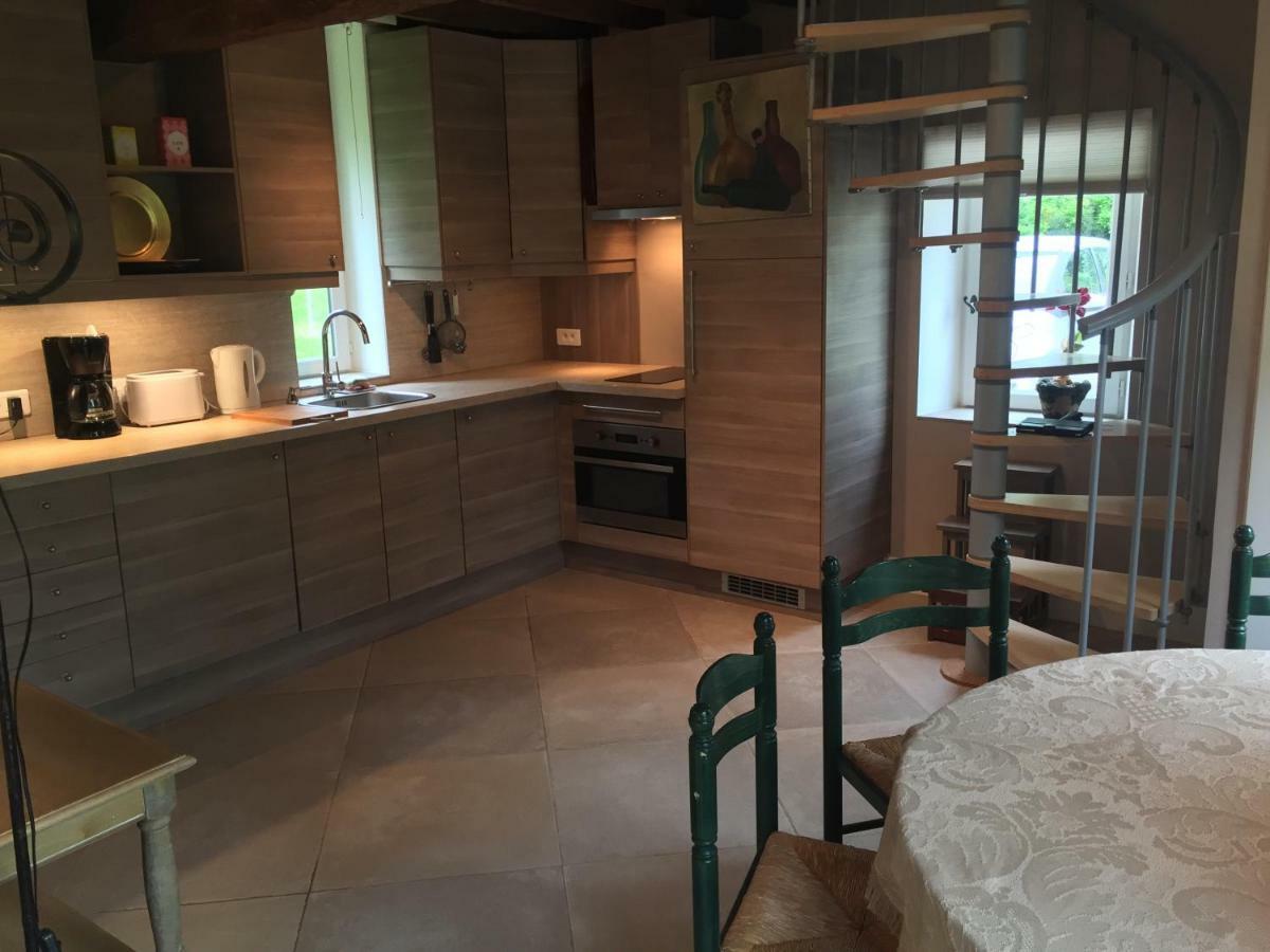 Holiday home Charmante Maison Entre Les Pommiers Fresne-le-Plan